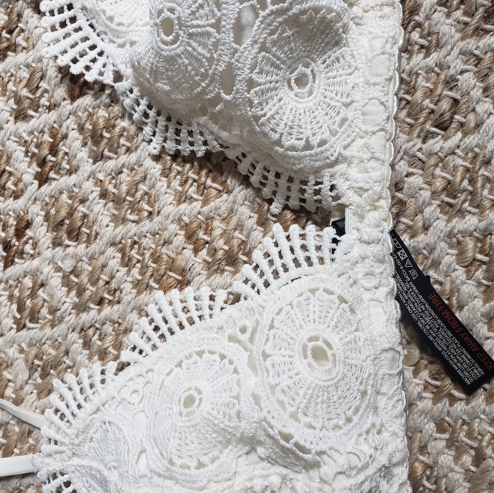 🔥SOLD Urban Outfitters Bralette New - Picture 4 of 8